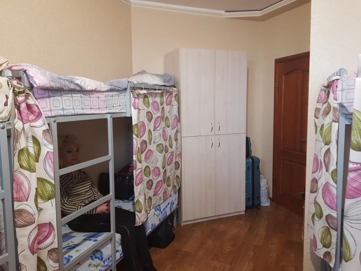 Saperka Hostel Kiev Buitenkant foto